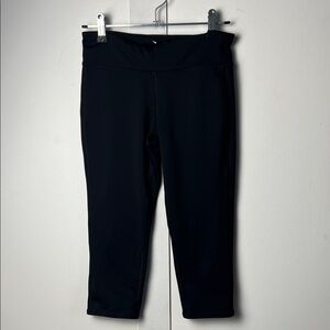 Sport Capri Old Navy Active Black Cropped Leggings